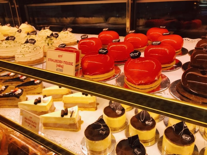 Cửa hàng bánh ngọt Pháp thứ hai mà chúng tôi muốn chia sẻ đến với mọi người đó chính là Givral Bakery