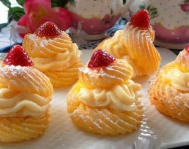 Bánh Choux nhân custard vị vani